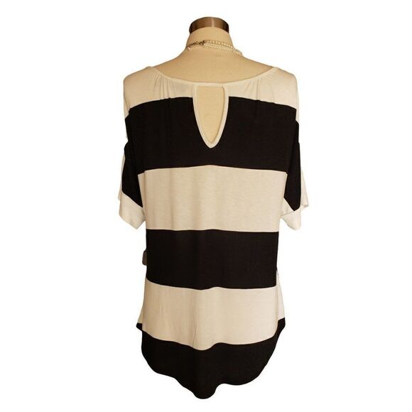 Women's Blouse Black and White Key Hole Lightweight Flowy Blouse Top XL NWT - Picture 3 of 8